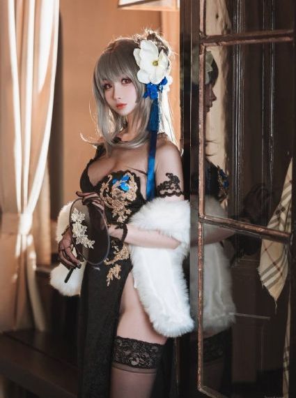 美女光屁股让男人玩_BD英语HD在线观看